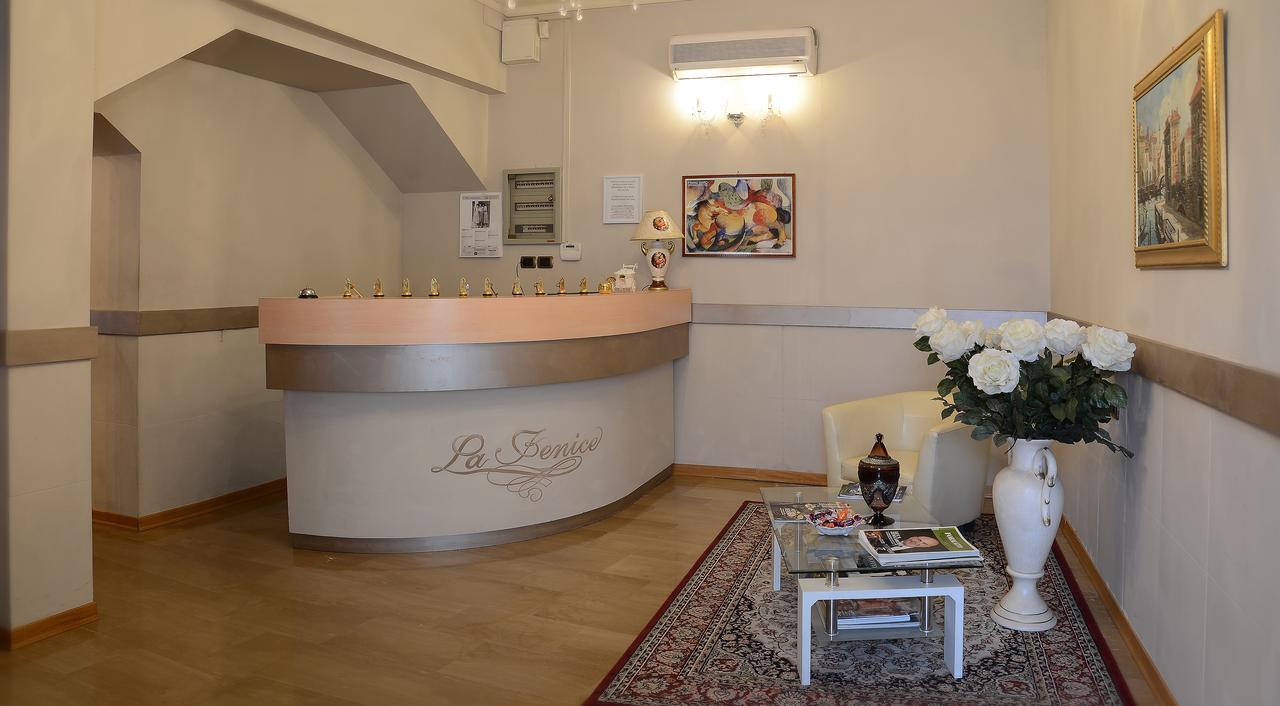 Hotel La Fenice เคียริ ภายนอก รูปภาพ